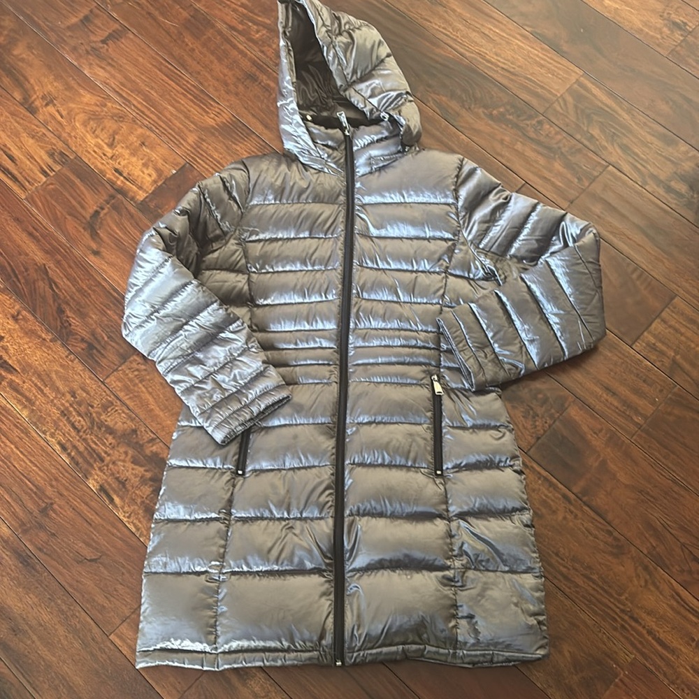 Andrew Marc | Women's silver puffer coat jacket - Picture 5 of 10